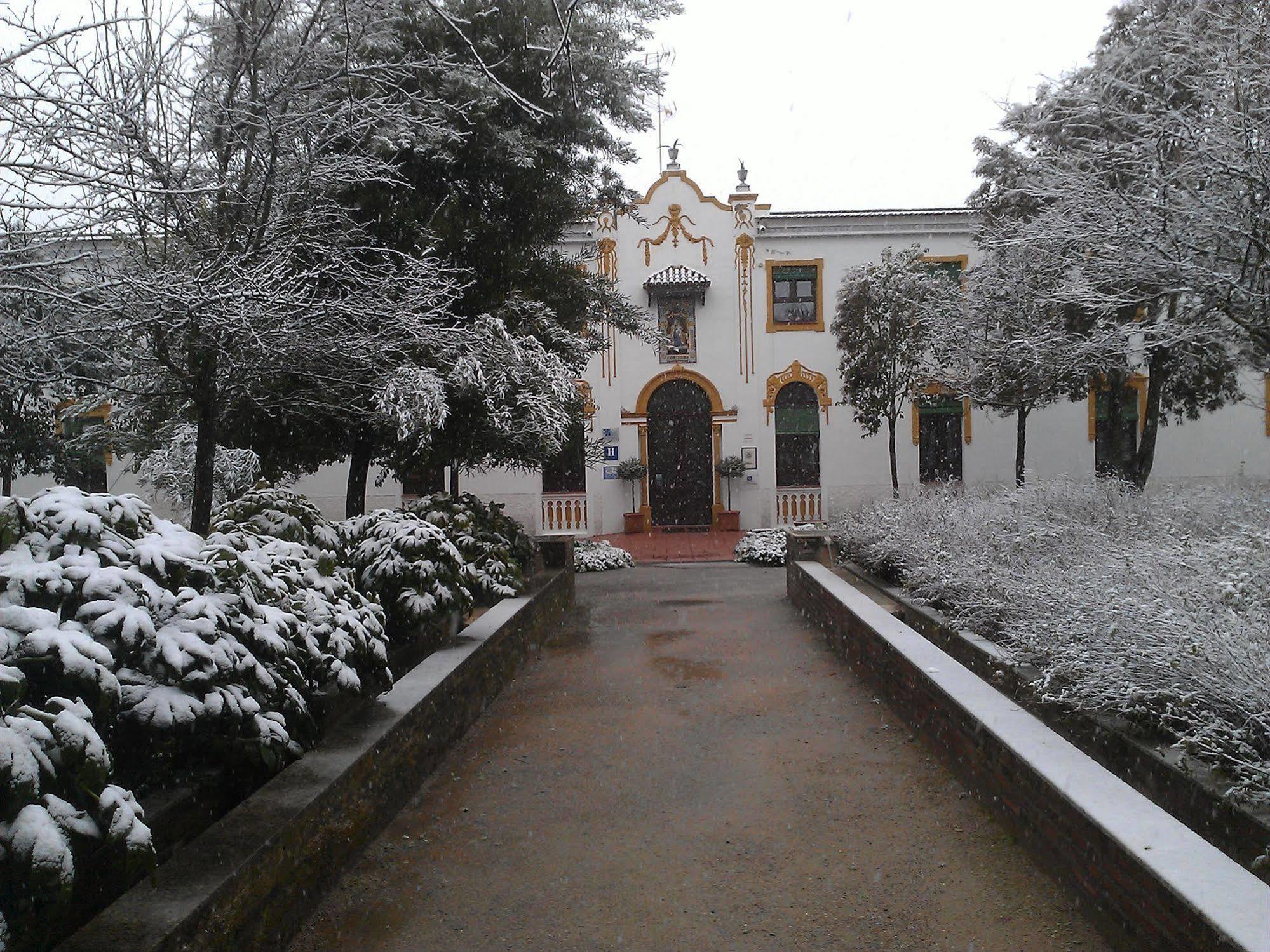 Hotel Balneario El Raposo Puebla de Sancho Perez Ngoại thất bức ảnh
